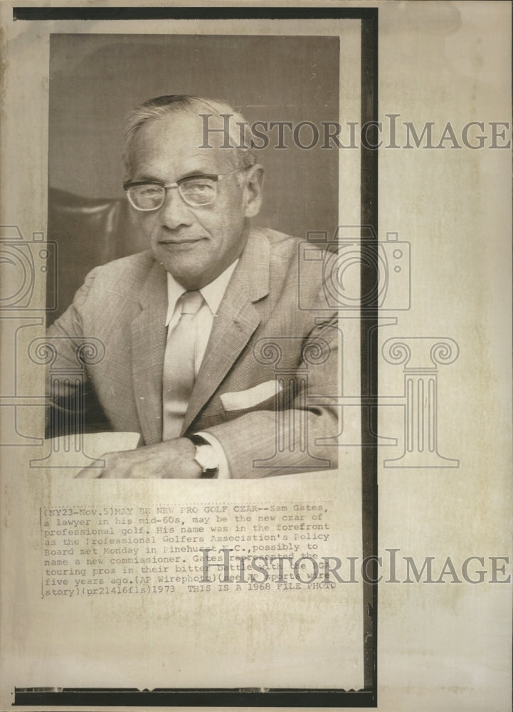 1968 Press Photo Lawyer Gates Professional Golfer - Historic Images