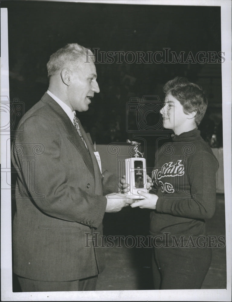 1955 Press Photo Ted Gontar presents trophy to Sue Brooks - RSH34281 - Historic Images