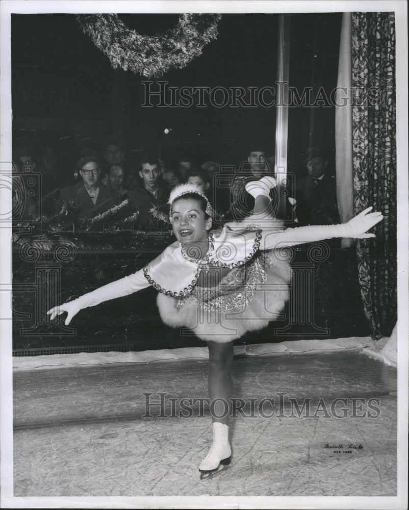 1958 Press Photo Jane Broadhurst stars in the Christmas Festival on Ice. - Historic Images