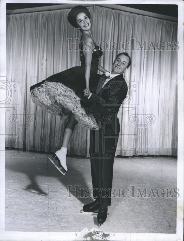 1967 Beattys Great Britain Ice Follies Dancer. - Historic Images