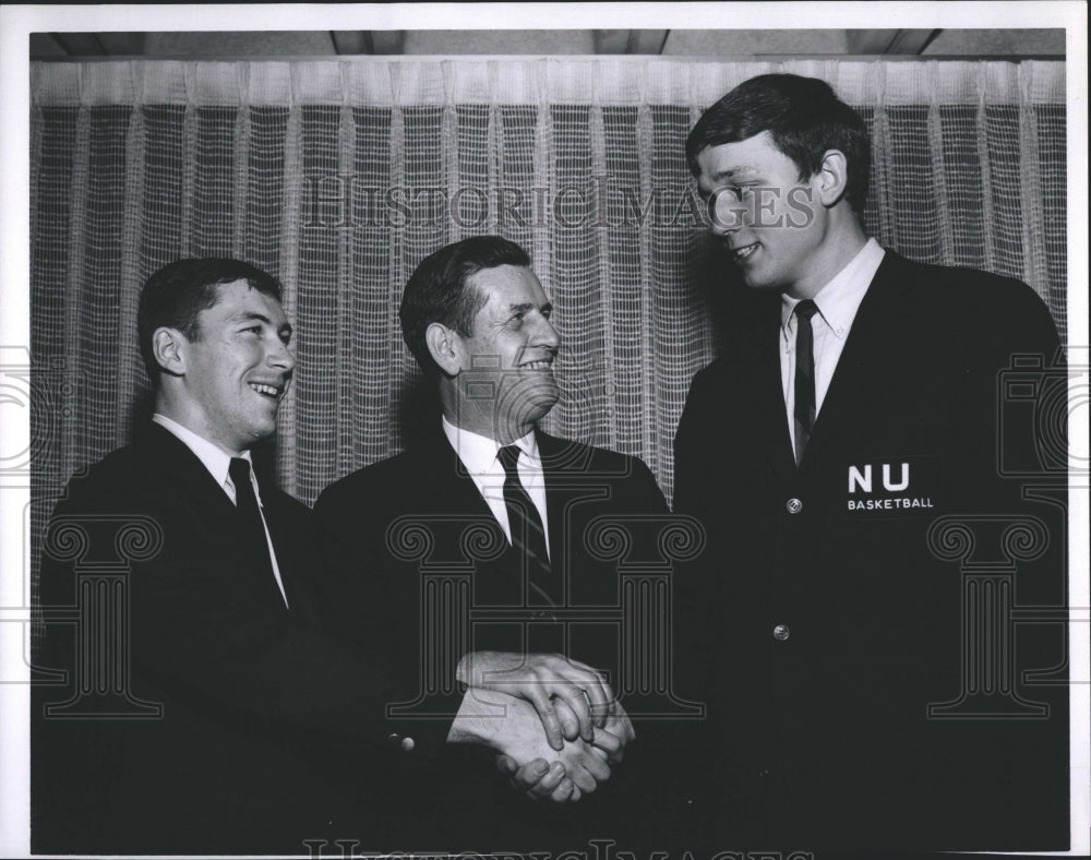 1967 Press Photo Hockey Coach Erick Porter and Basketball coach Mike Wallent - Historic Images