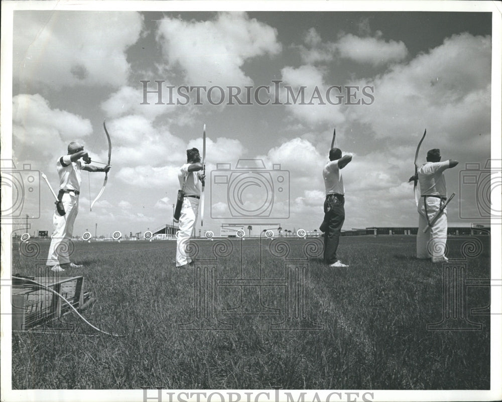 Press Photo Archery shooting range - Historic Images