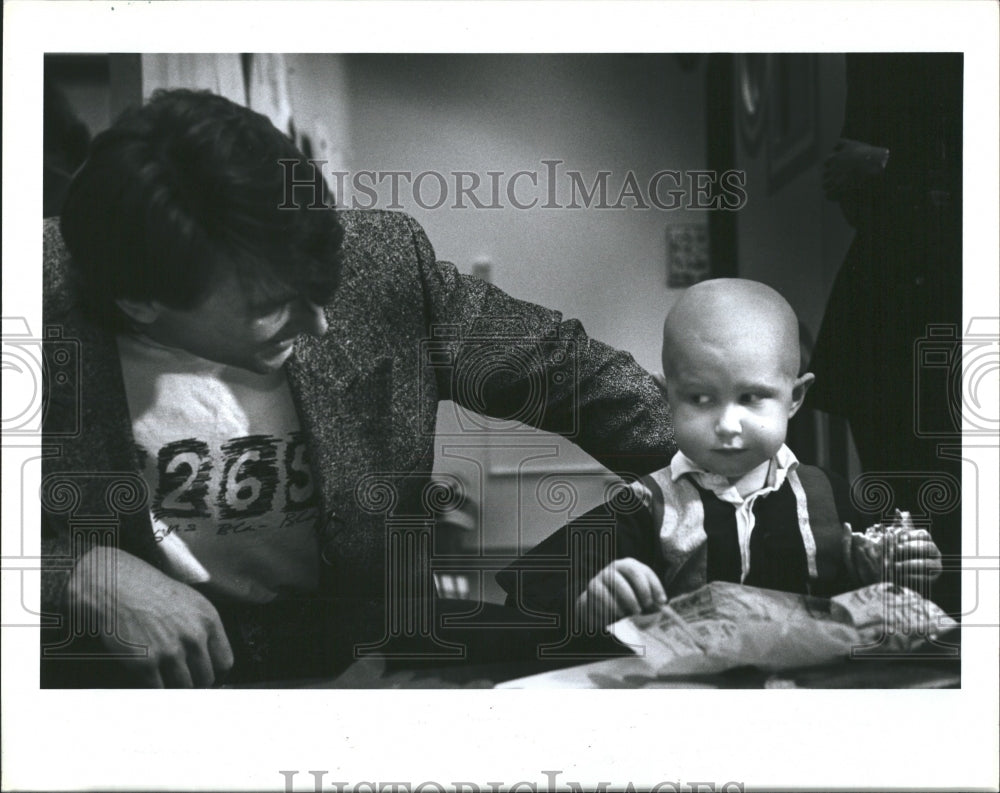 1993 Press Photo Cam Neely Boston Bruins patient Michael Crapulli - RSH35681 - Historic Images