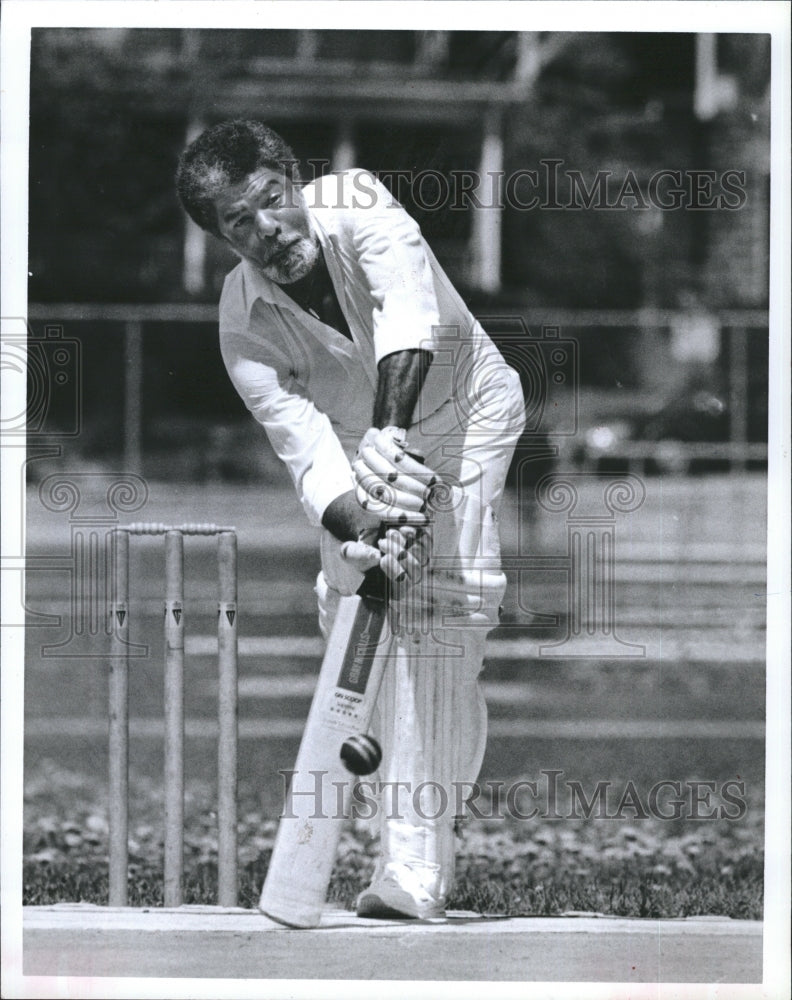 Press Photo Man Playing Cricket - RSH35941 - Historic Images