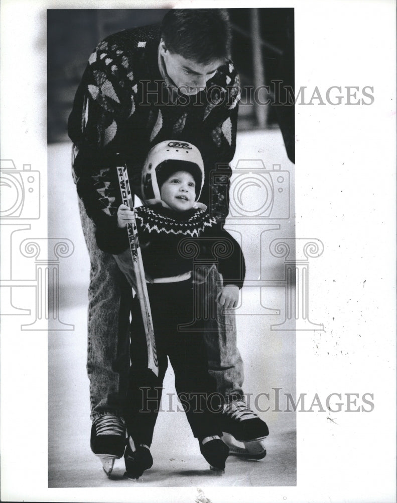 1988 Press Photo Steve Kapser  Bruins Son Jordan - Historic Images