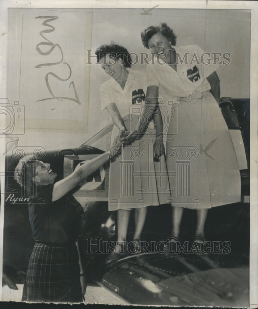 1949 Press Photo Zona King Coral Bloom Peggy Lennox Pilots - RSH36311 - Historic Images