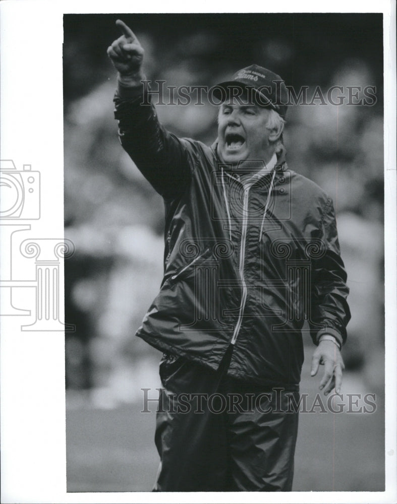 Press Photo Coach John Robinson Of Los Angeles Rams Yelling On Field - Historic Images