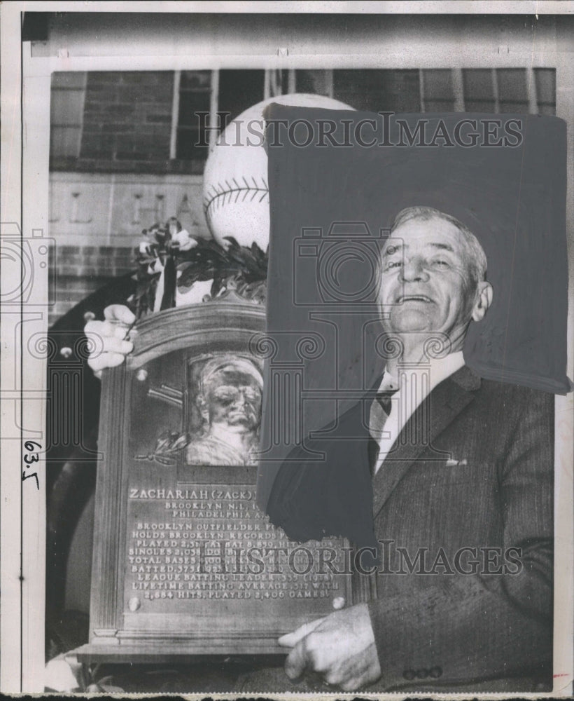 1959 Press Photo Zachriah Davis Wheat with plaque - RSH36597 - Historic Images