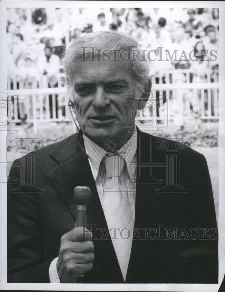 1975 Press Photo Jack Whitaker ABC CBS Sports Sportscaster TV Host Commentator - Historic Images