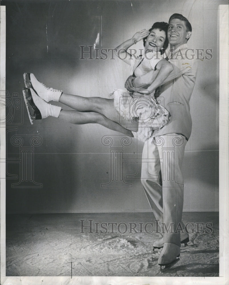 1955 Press Photo Richard Dwyer Georgiana Sutton Shipstads &amp; Johnson Ice Follies - Historic Images