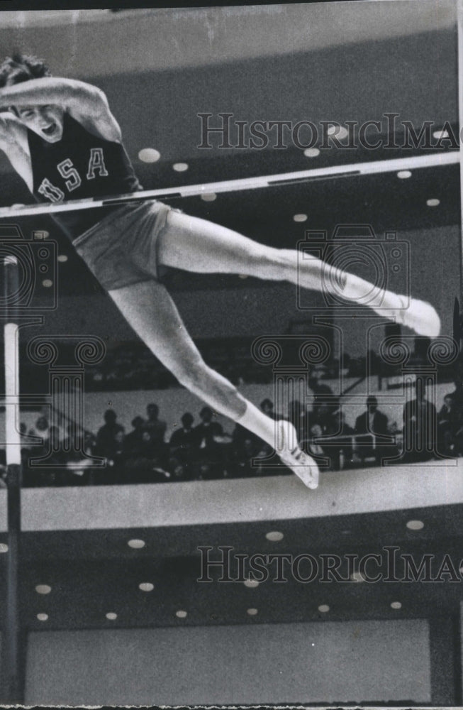 Press Photo Pole Vaulter John Pennel - Historic Images