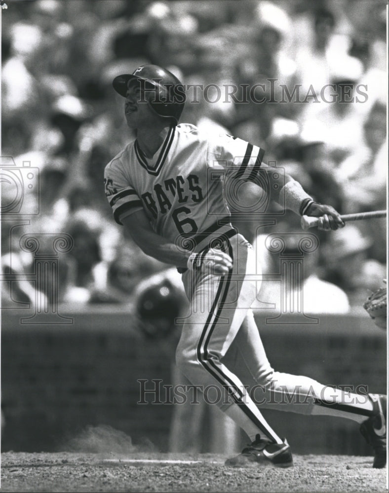 1988 Press Photo Rafael Belliard With Pittsburg Pirates Running After Hit - Historic Images