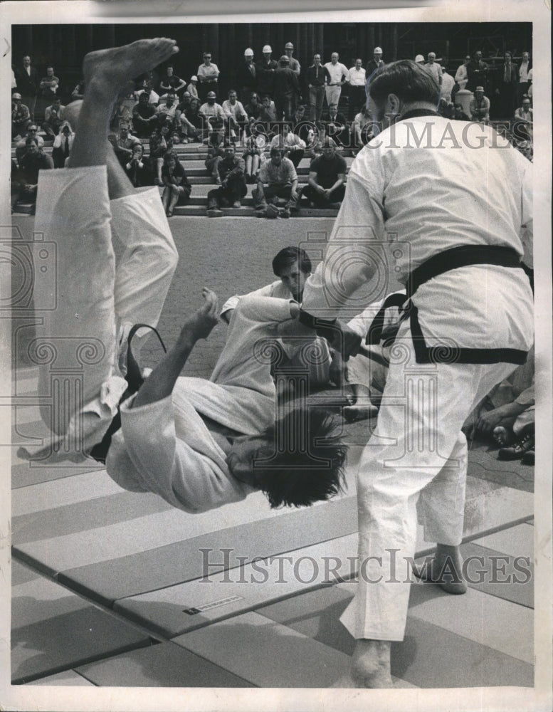 1972 Press Photo Demonstration In Copley Square-Academy Of Self Defense-Boston - Historic Images