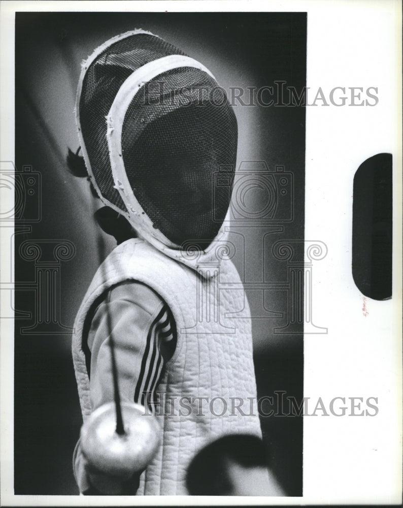 1982 Press Photo Academy of Fencing In Watertown Dinshaw Gobhai - RSH36885 - Historic Images