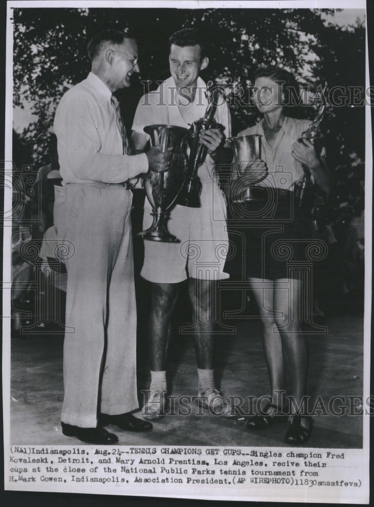 1947 Press Photo Fred Kovaleski Mary Prentiss - RSH37025 - Historic Images