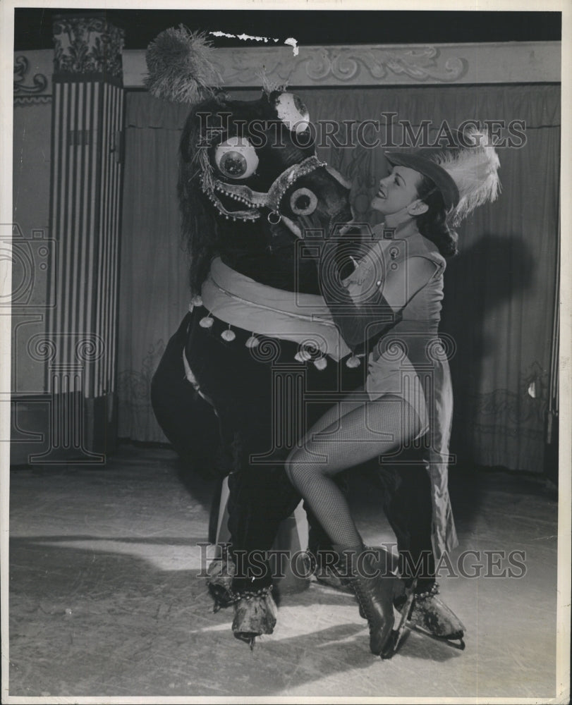 1946 Press Photo Pansy Walley Ice Skating - RSH37043 - Historic Images