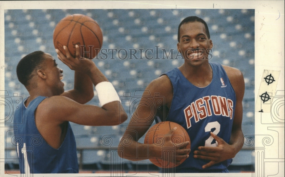 1988 Press Photo Isaiah Thomas Josh Salley Pistons - RSH37165 - Historic Images