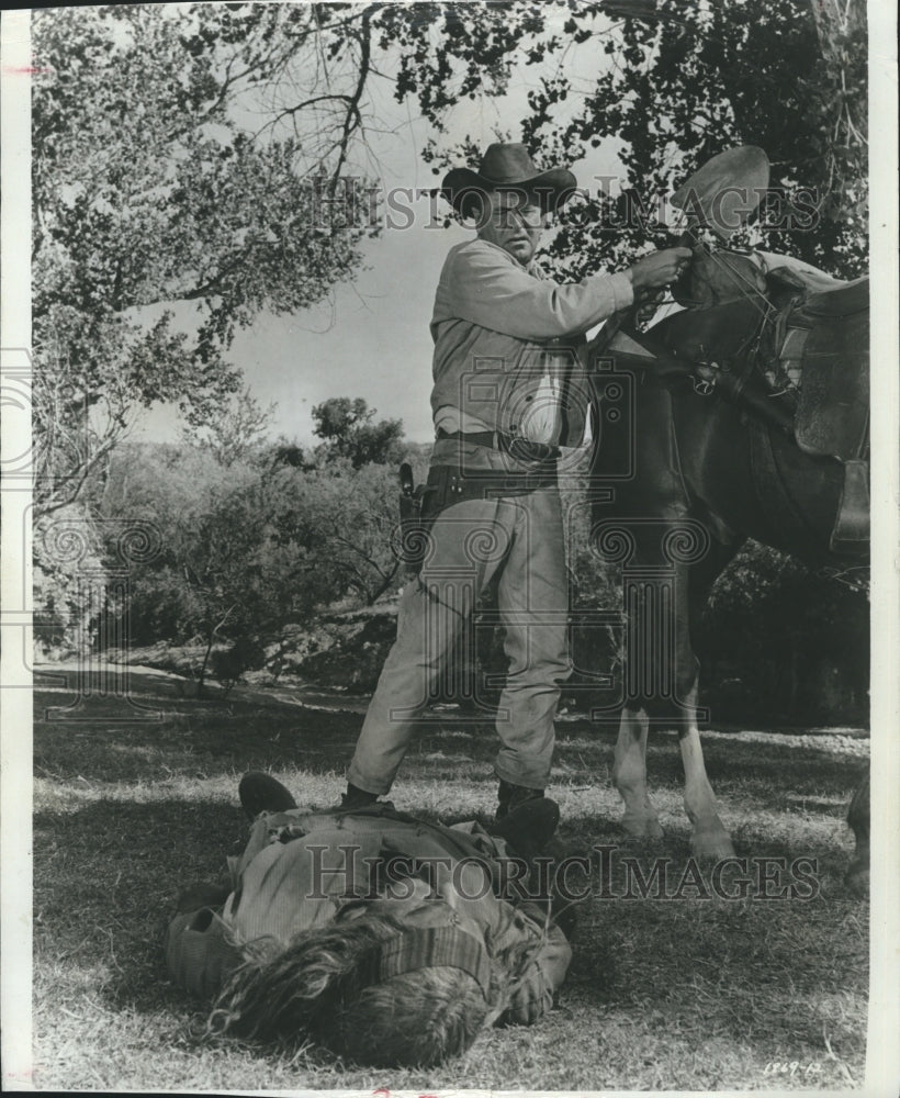 1969 Press Photo Actor Glenn Ford as Cowboy in &quot;Heaven with a Gun&quot; Play - Historic Images