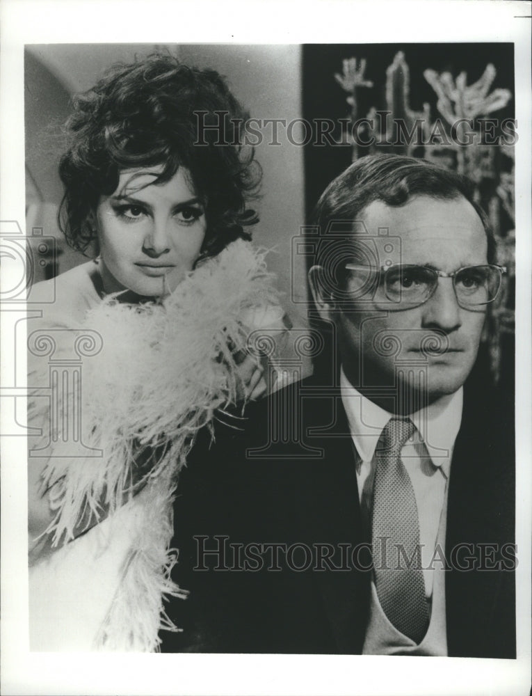 Press Photo Actors Philippe Leroy & Rossana Podesta in "Seven Golden Men" - Historic Images
