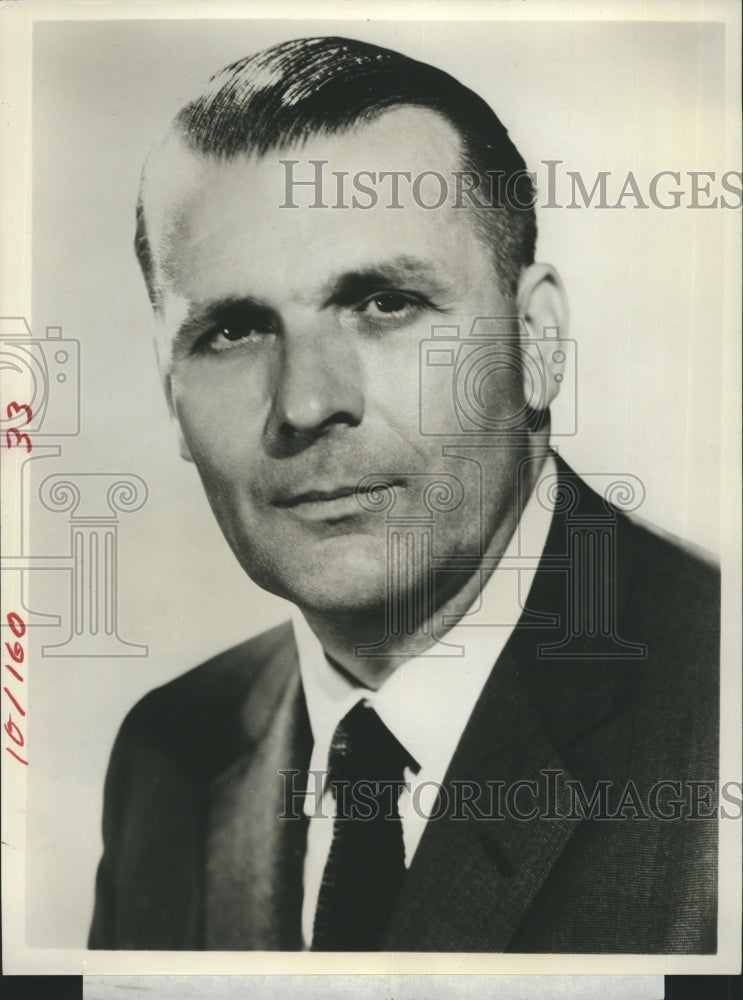 1963 Press Photo Elmer W. Lower, President of ABC News - RSH37633 - Historic Images
