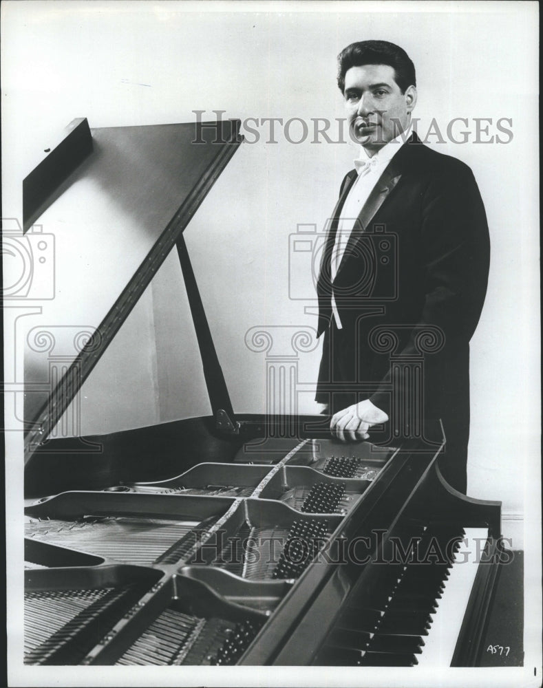 1971 Press Photo American Concert Pianist Conductor Theodore Lettvin - Historic Images