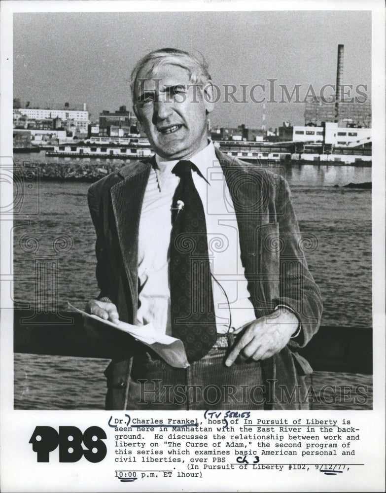 1977 Press Photo Dr. Charles Frankel host of "In Pursuit of Liberty" - Historic Images