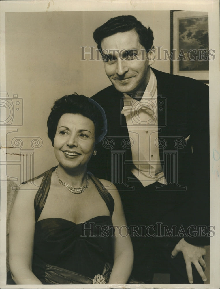 1956 Press Photo Elena Nickolaidi with accompanist Robert K. Evans - Historic Images