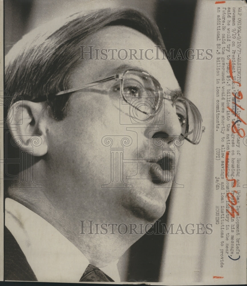 1973 Press Photo James T.Lynn US Secretary of Housing and Urban Development - Historic Images