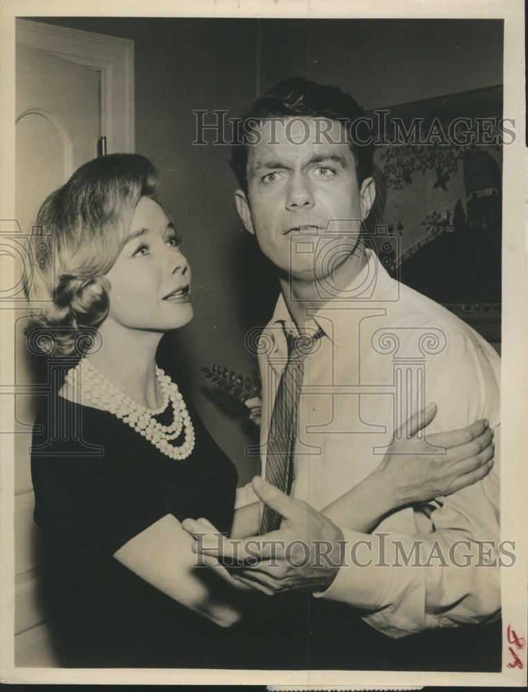 1962 Press Photo Actors Cliff Robertson and Diana Lynn in "Bus Stop" - Historic Images