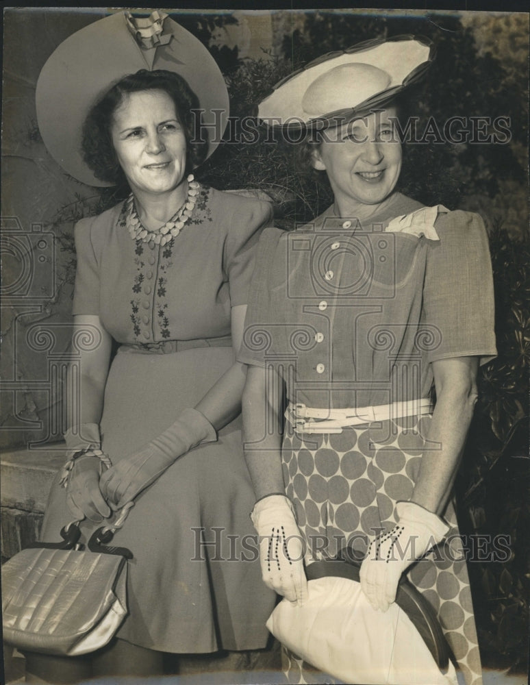 1941 Press Photo Mrs.Raymund Adams and Mrs.M.B. Kehoe show in the picture. - Historic Images