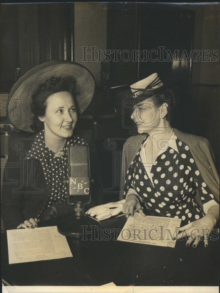 Press Photo Female radio hosts for NBC - Historic Images