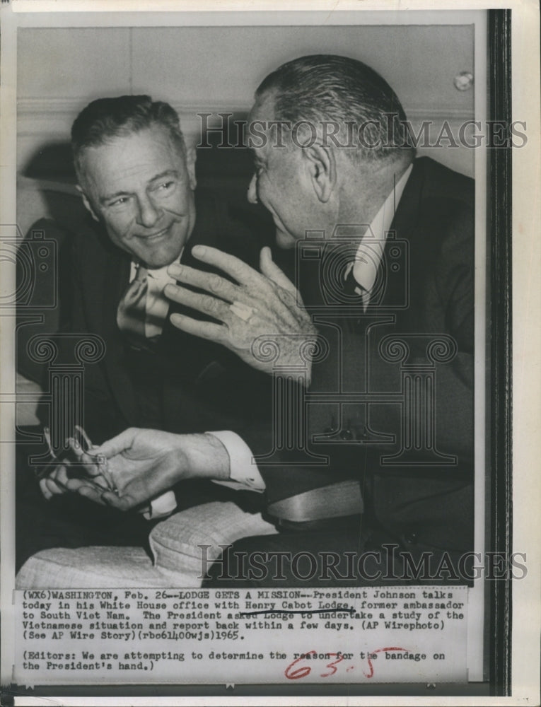 1965 Press Photo Henry Cabot Lodge meets with President Johnson at White House - Historic Images