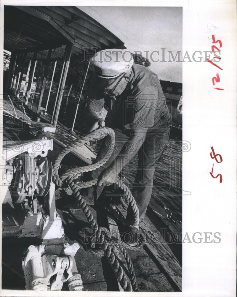 1968 Press Photo A sailor on a ship. - Historic Images
