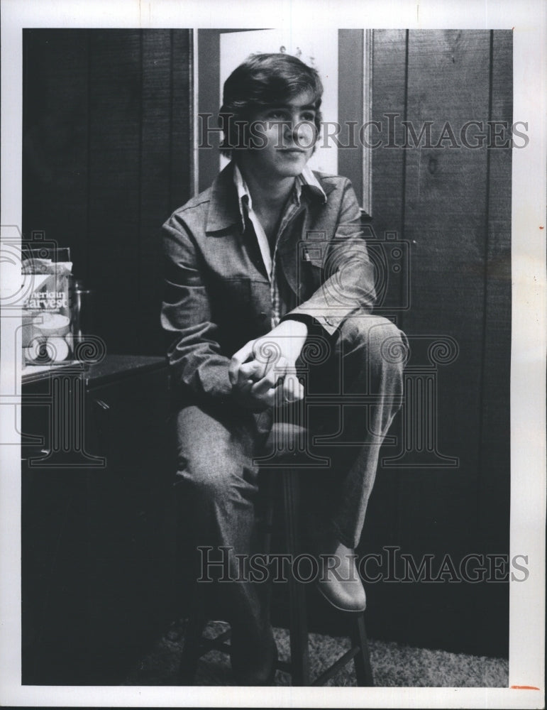 1975 Press Photo Ron Marvin Jr., Artist - RSH38859 - Historic Images