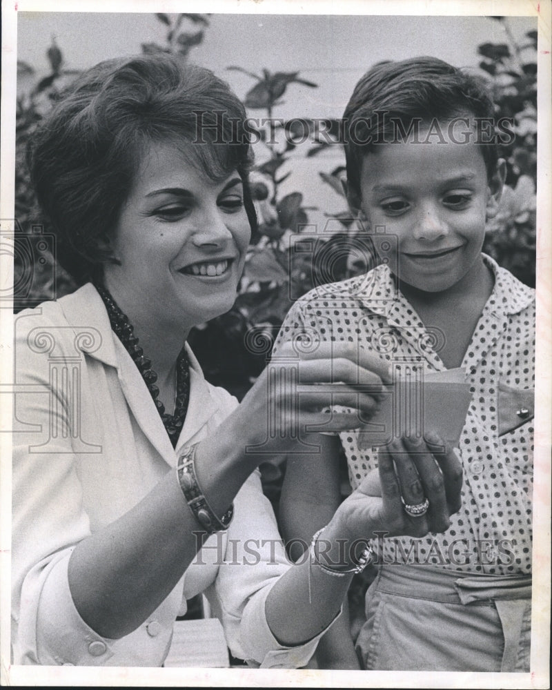 1966 Press Photo Maria and son Adolfi Marzol, Cuban Refugees - RSH38863 - Historic Images