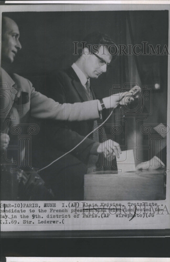 1969 Press Photo French Presidential candidate Alain Krivin voting in Paris - Historic Images