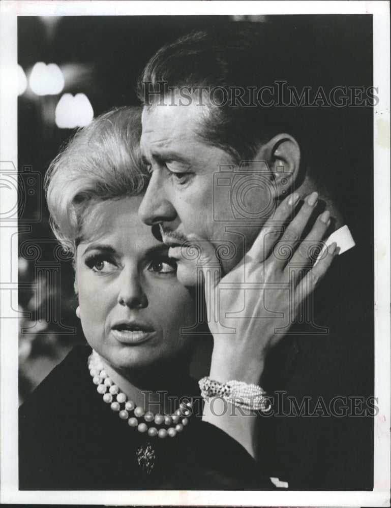 1969 Press Photo Martha Hyer and Don Ameche in &quot;Picture Mommy Dead&quot; - RSH39023 - Historic Images