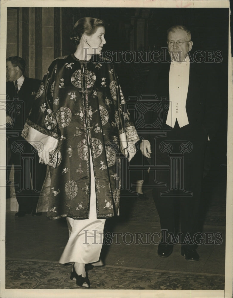 1965 Press Photo Mr. and Mrs. Ickes show in the picture - Historic Images