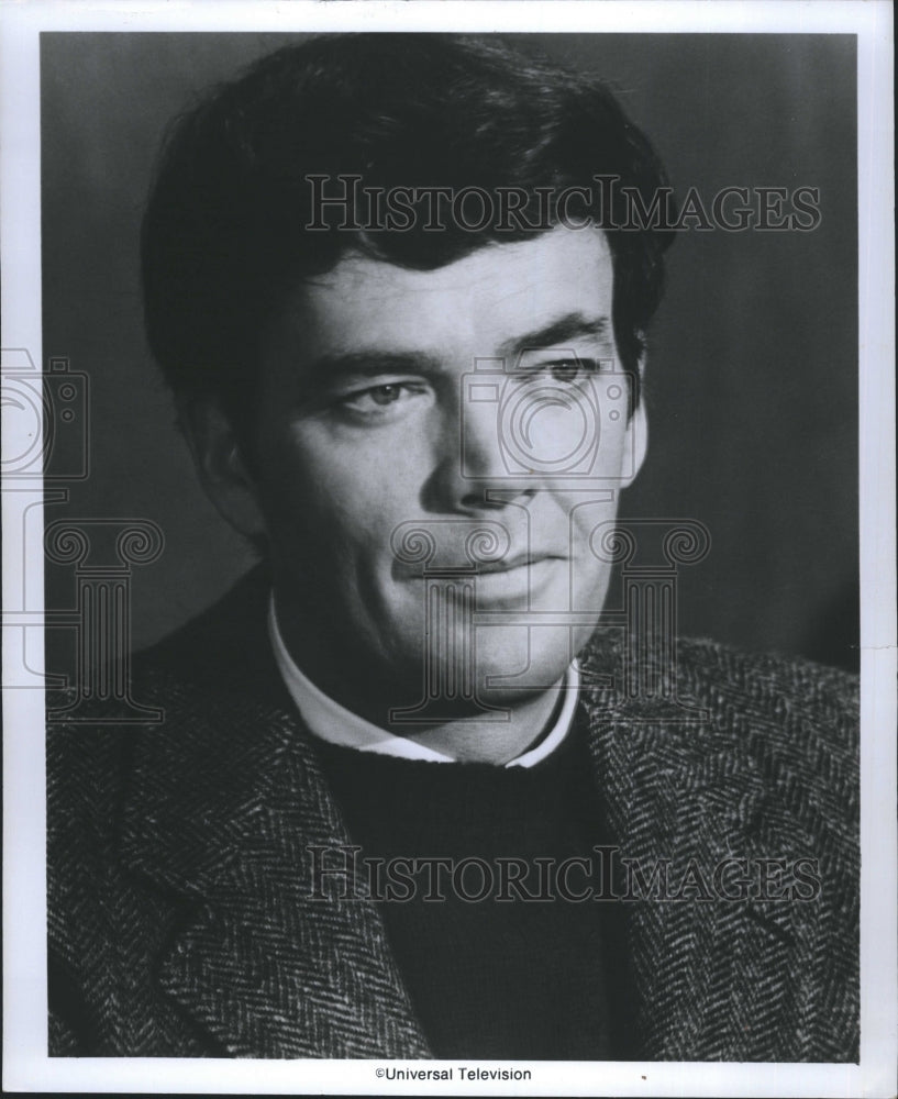 1975 Press Photo Jim Hutton stars in Universal Television's "Ellery Queen" - Historic Images