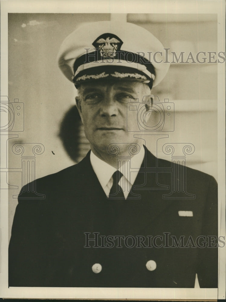 1941 Press Photo Capt. Olaf Hustvedt as US commander of the "North Carolina" - Historic Images