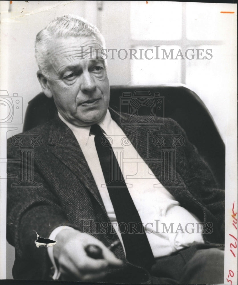 1967 Press Photo Dr.Maynard Hutchins,President, Study of Democratic Institutions - Historic Images