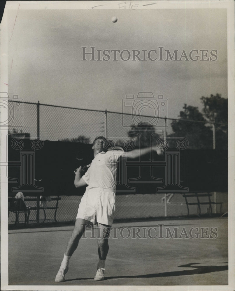 Press Photo Dr. Robert Hutton - RSH39229 - Historic Images