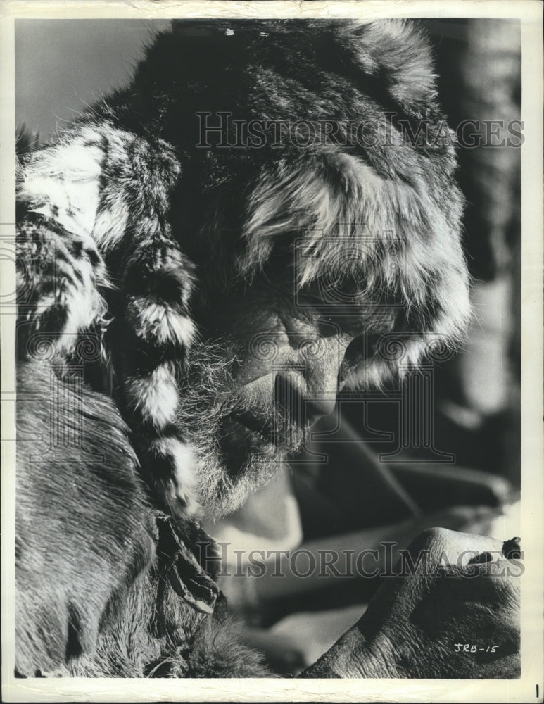 1975 Press Photo John Huston in &#39;The Life and Times of Judge Roy Bean&quot; - Historic Images