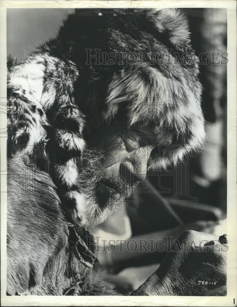 1975 Press Photo John Huston in 'The Life and Times of Judge Roy Bean" - Historic Images