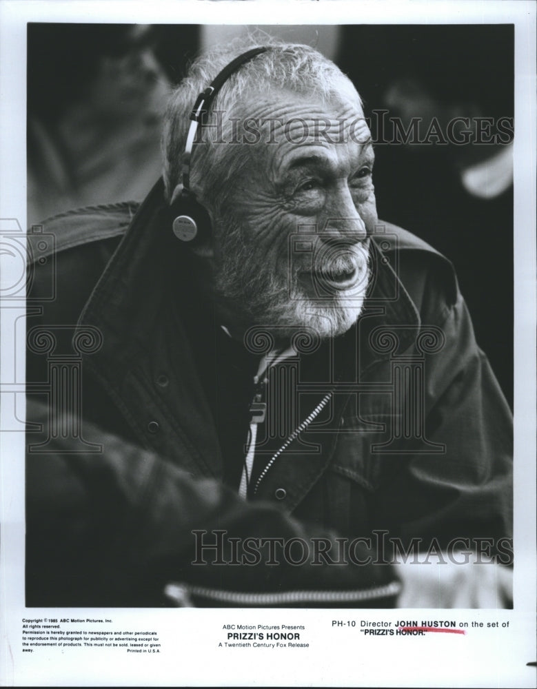 1985 Press Photo Director John Huston on the set of &quot;Prizzi&#39;s Honor&quot; - Historic Images