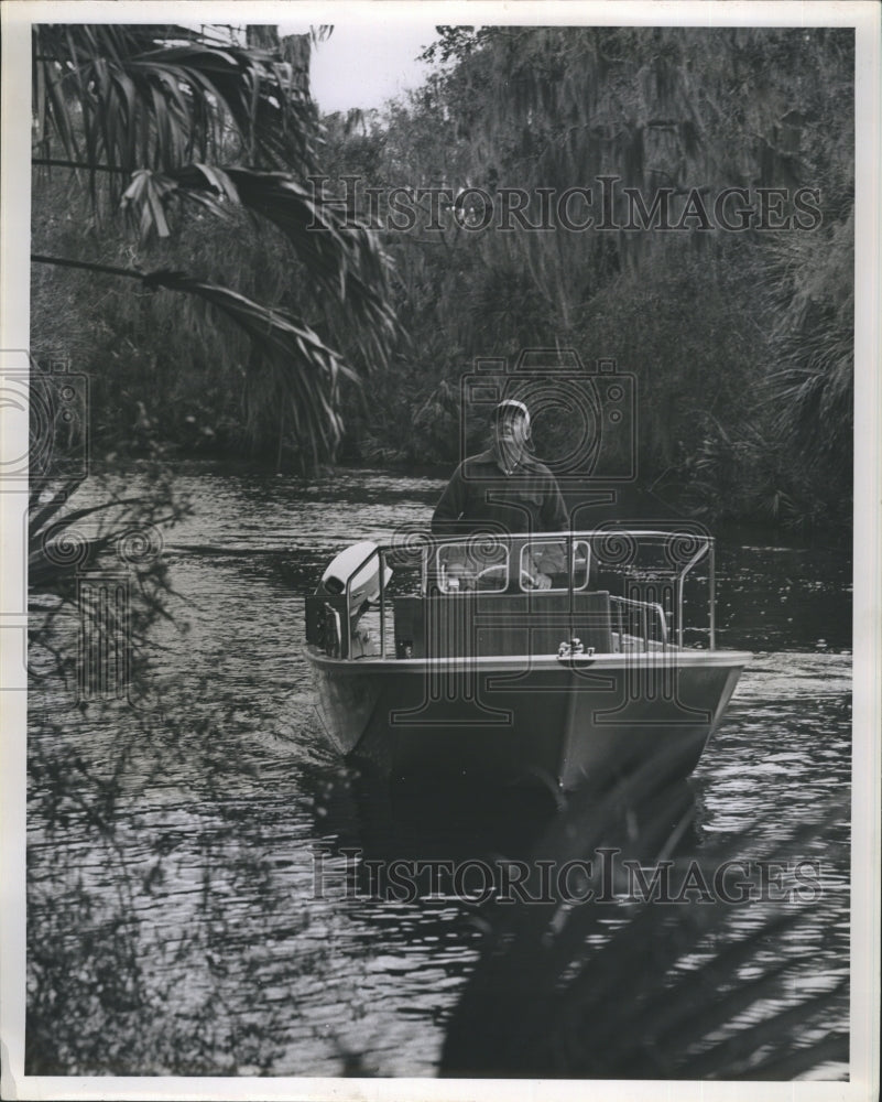 1965 Press Photo Motor Boat. - Historic Images