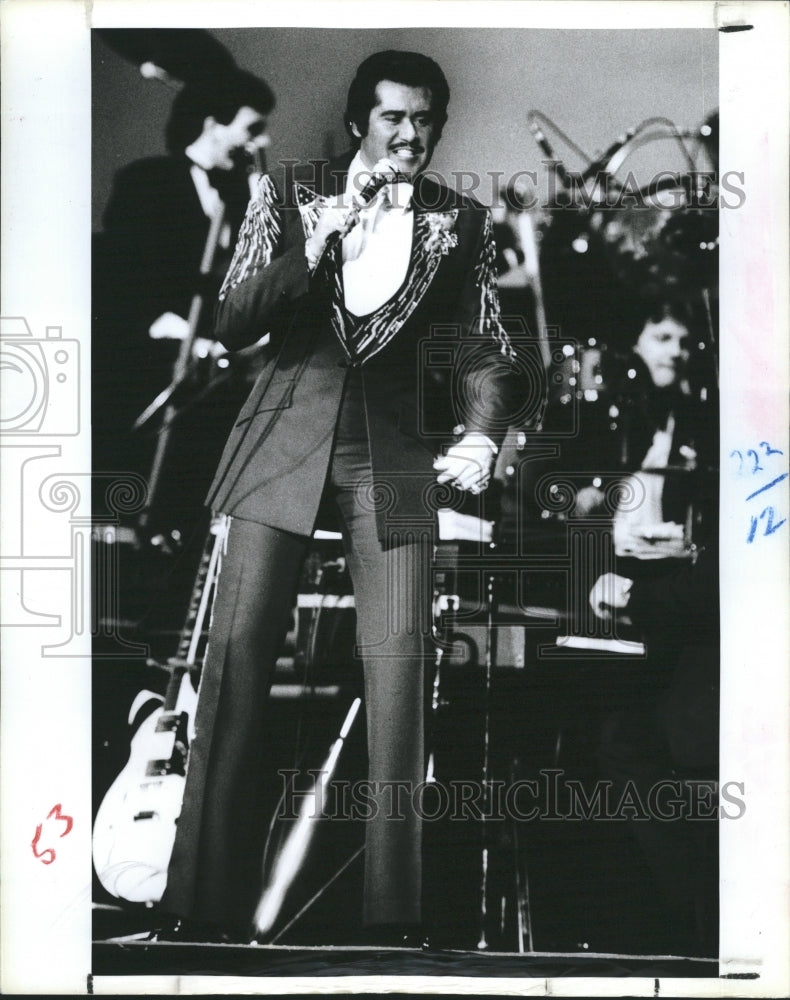 1983 Press Photo Wayne Newton Bayfront Center - Historic Images