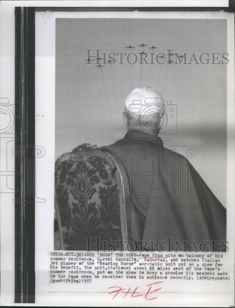 1957 Press Photo Pope Pius sits on balcony of his summer residence. - Historic Images