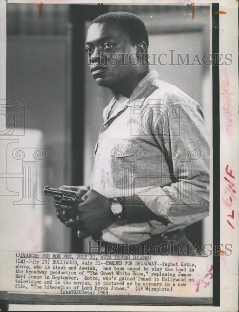 1969 Press Photo Yaphet Kotto American Actor. - RSH39943 - Historic Images