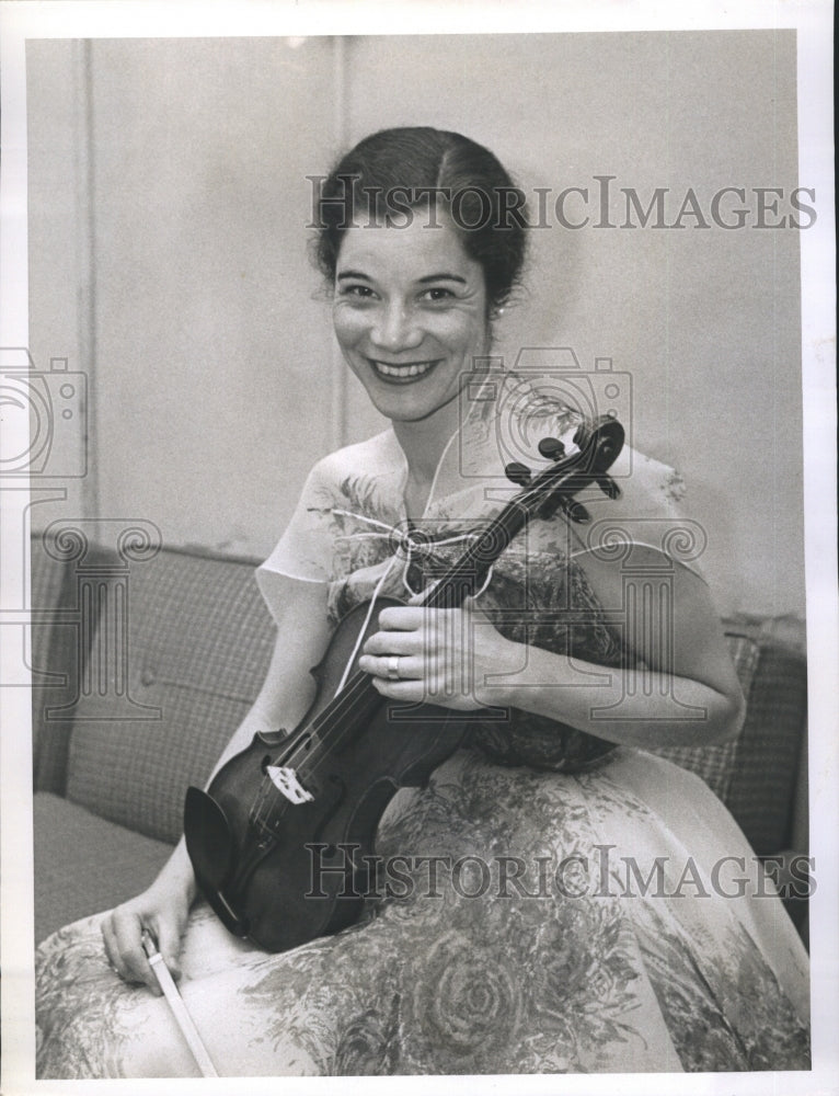 1961 Press Photo Nadia Koutzen of  the St. Pete Symphony - Historic Images